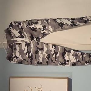 Refuge Camo Joggers. Like New. Worn once. Size S.